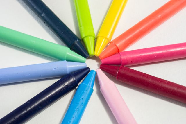 色鉛筆 クレヨン クレパス クーピーの違い 使いやすいのはどれ